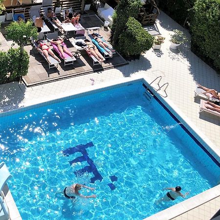 Hotel Marzia Con Piscina 里乔内 外观 照片