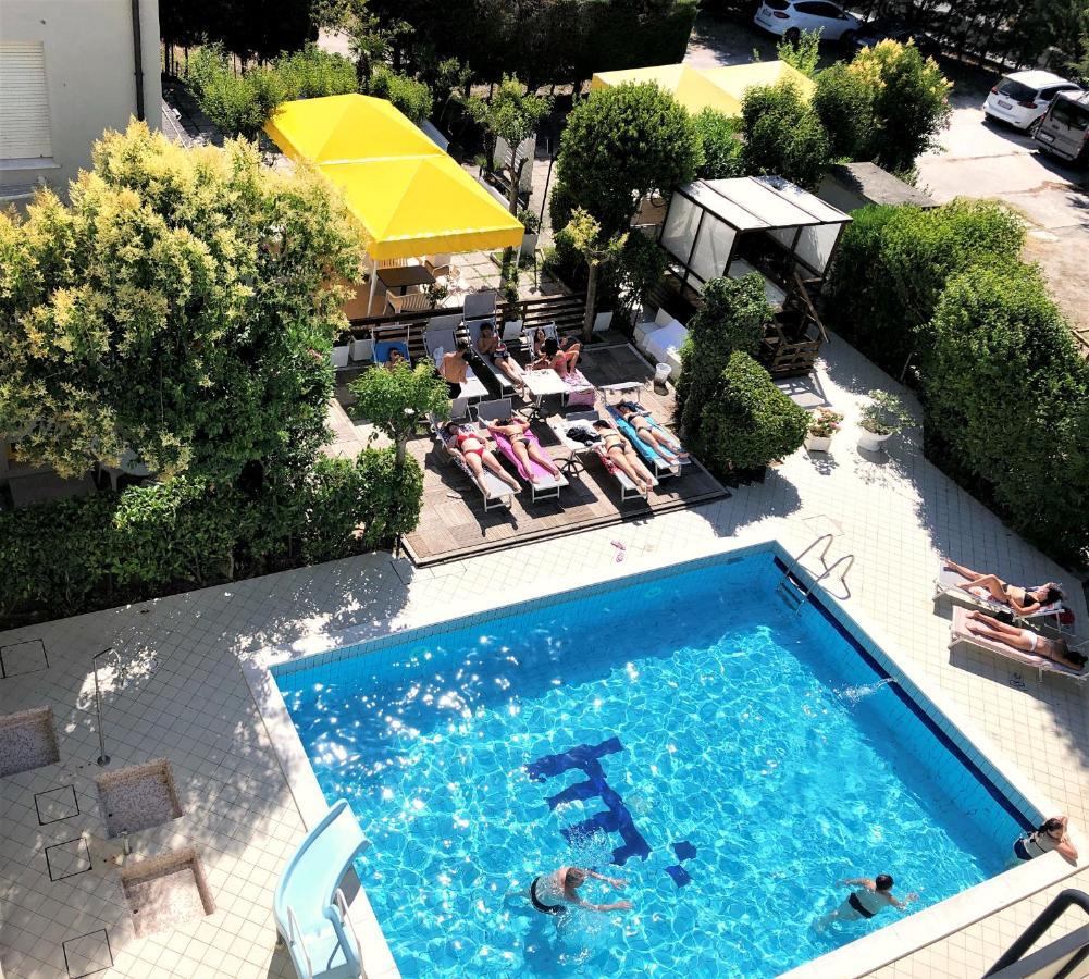 Hotel Marzia Con Piscina 里乔内 外观 照片
