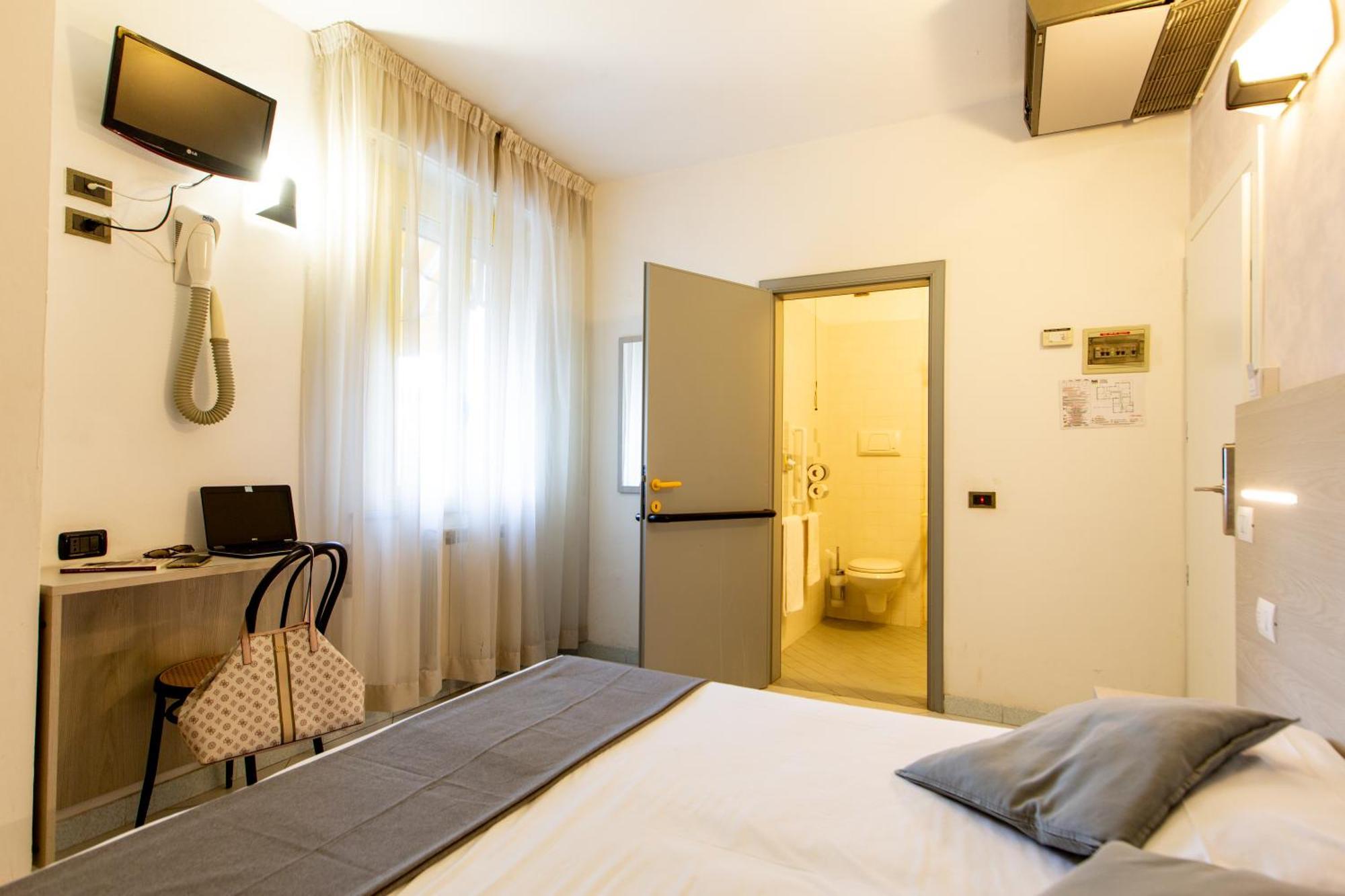 Hotel Marzia Con Piscina 里乔内 外观 照片