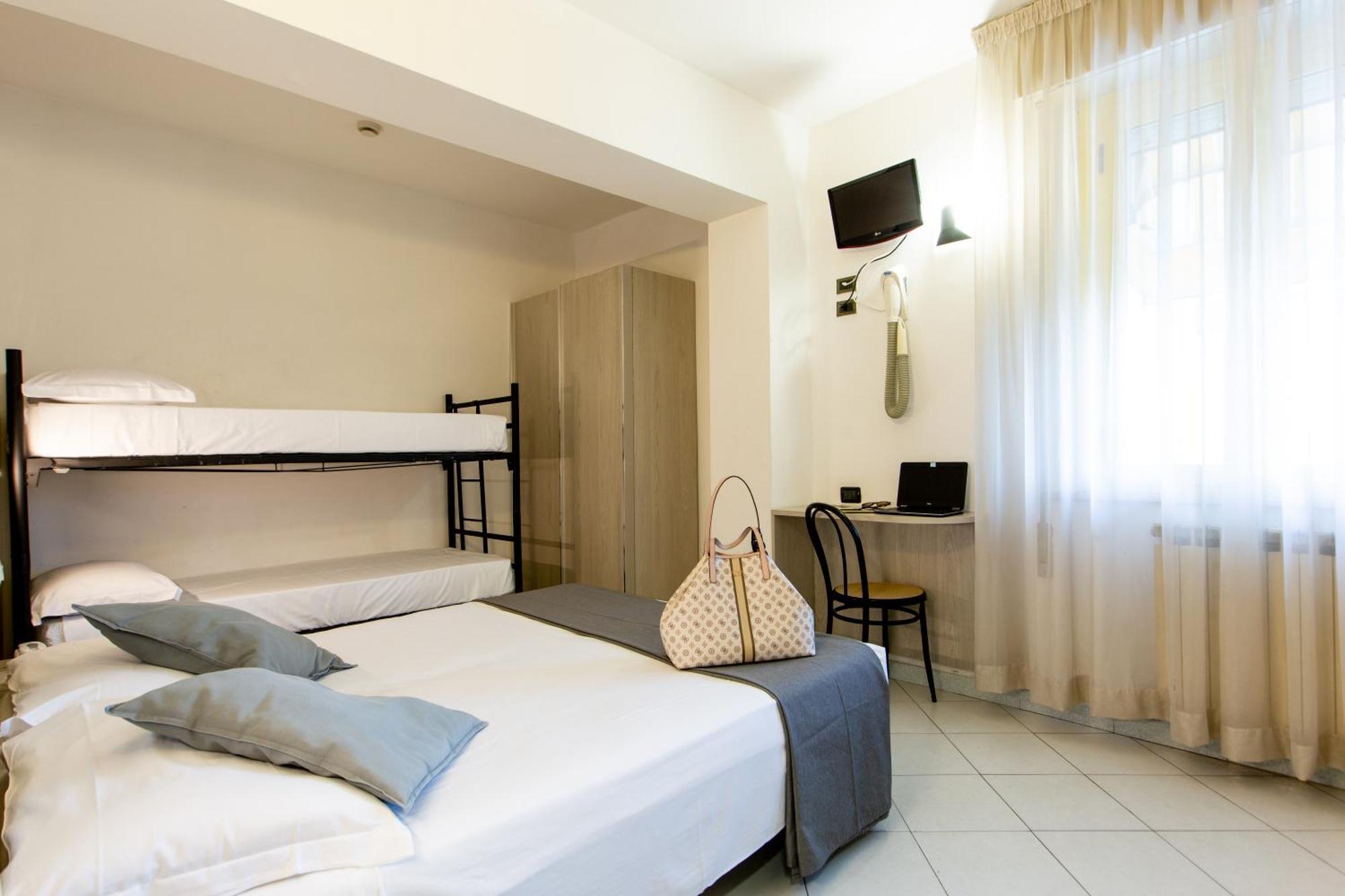 Hotel Marzia Con Piscina 里乔内 外观 照片