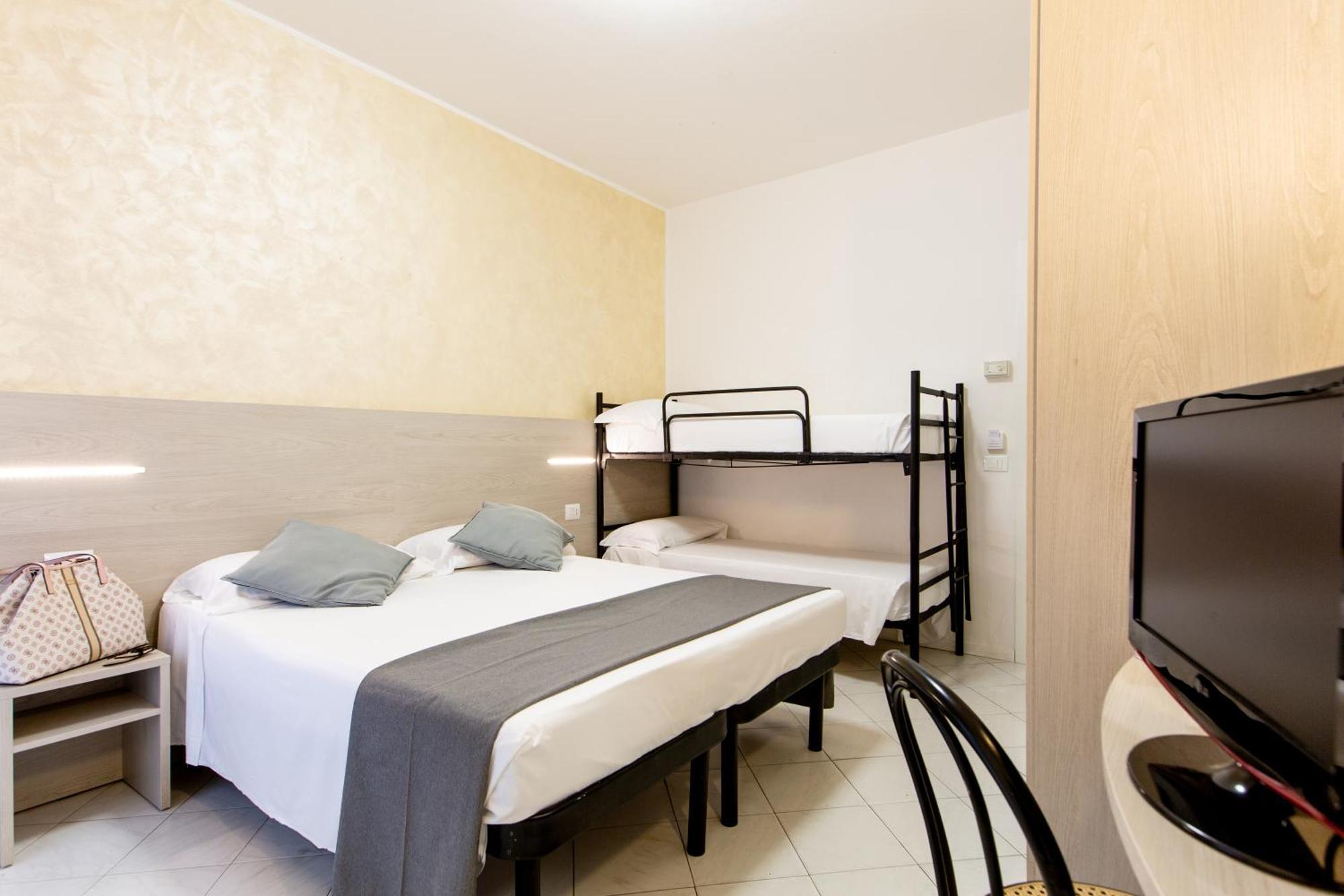 Hotel Marzia Con Piscina 里乔内 外观 照片