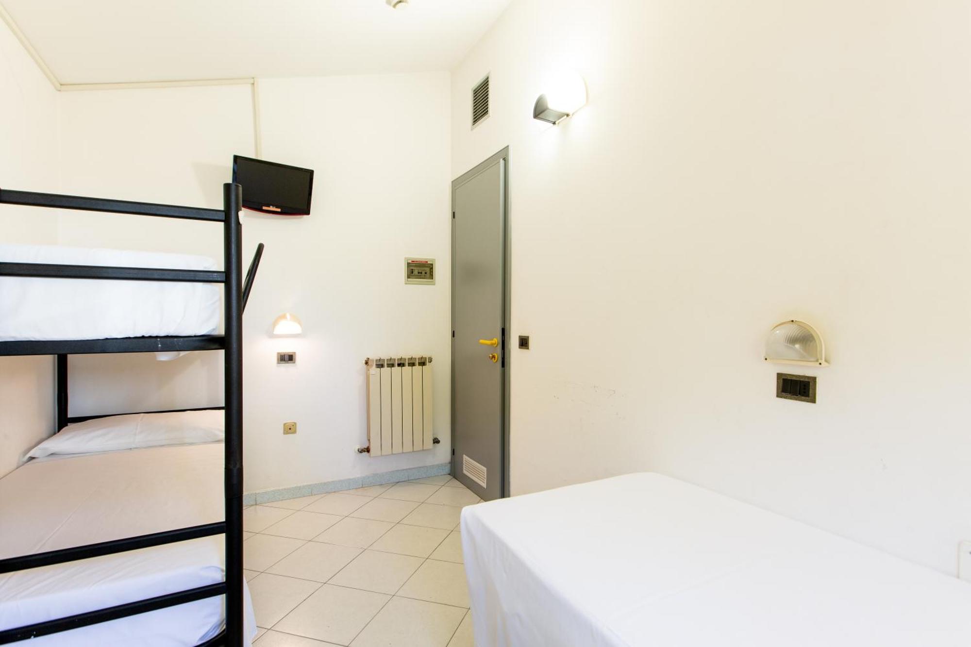 Hotel Marzia Con Piscina 里乔内 外观 照片