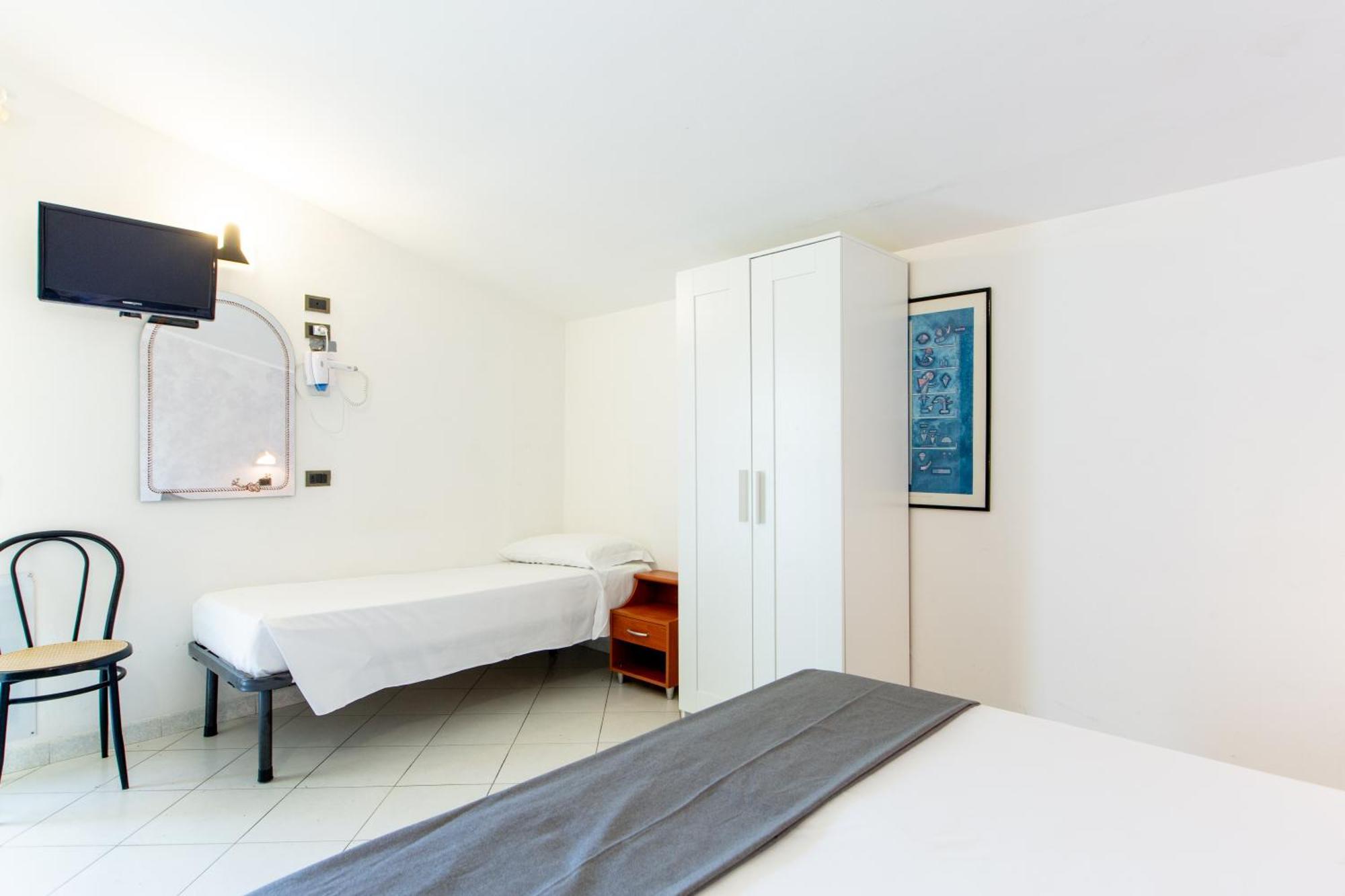 Hotel Marzia Con Piscina 里乔内 外观 照片