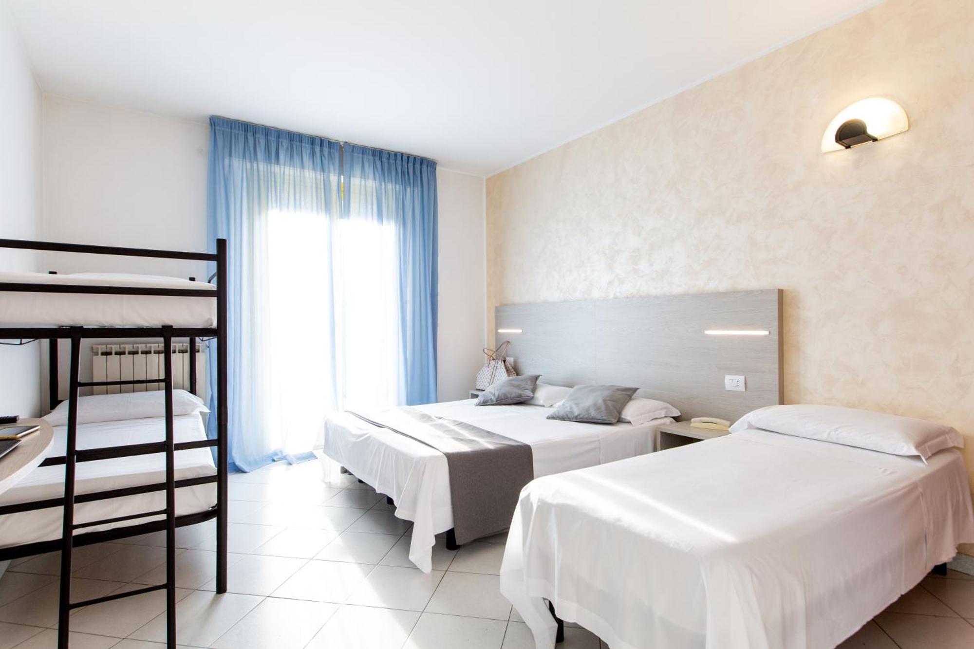 Hotel Marzia Con Piscina 里乔内 外观 照片