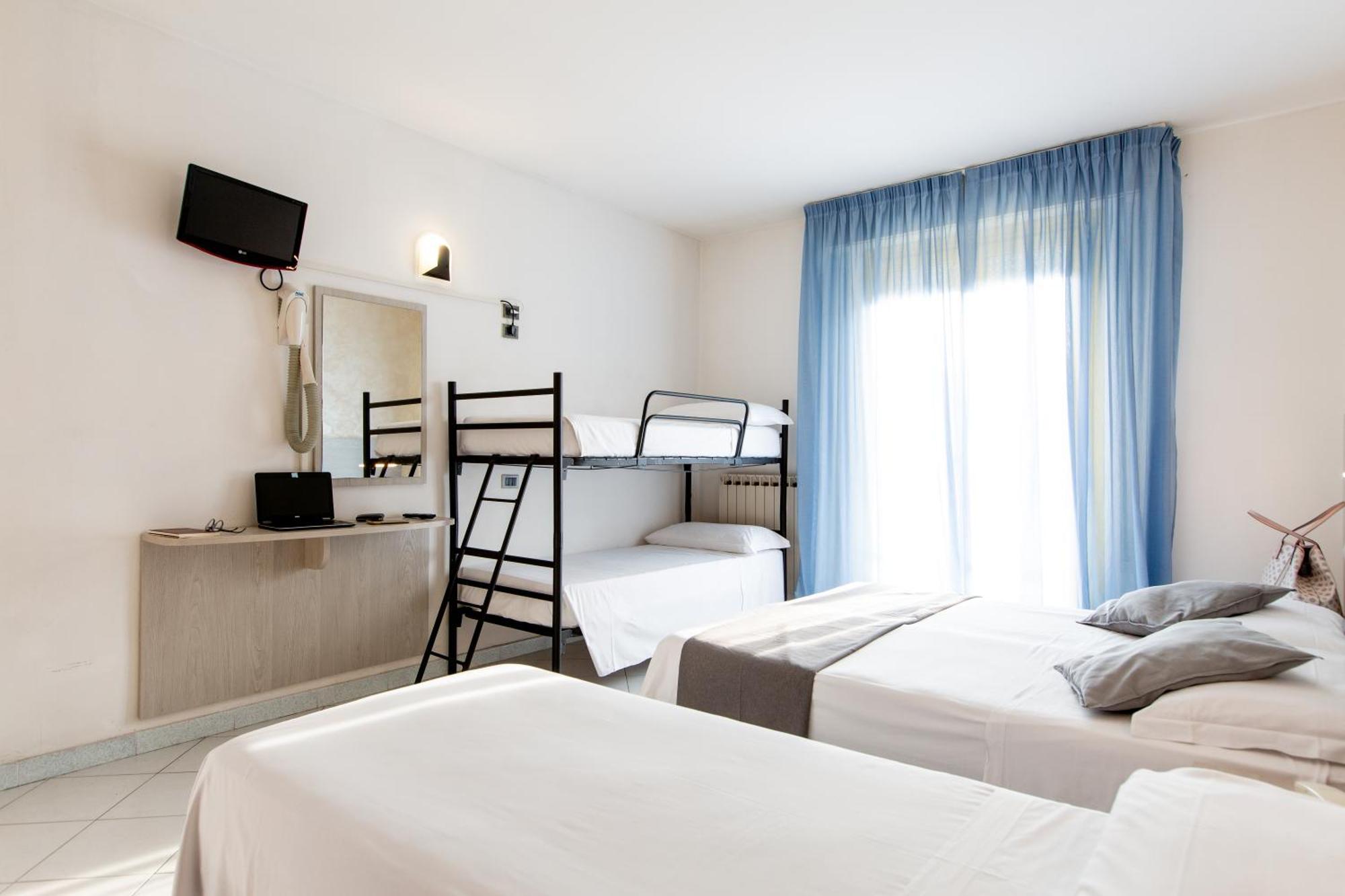 Hotel Marzia Con Piscina 里乔内 外观 照片