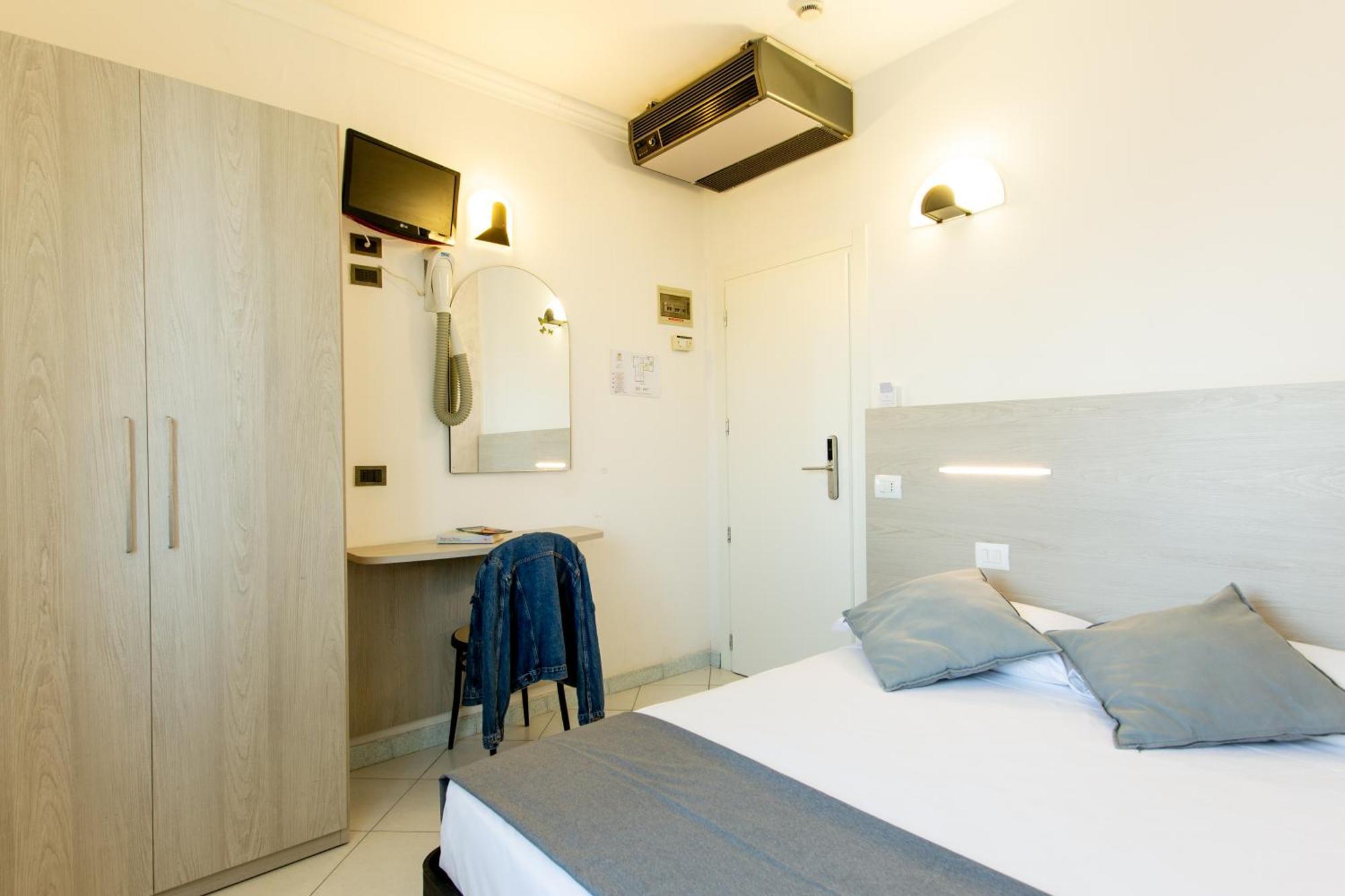 Hotel Marzia Con Piscina 里乔内 外观 照片