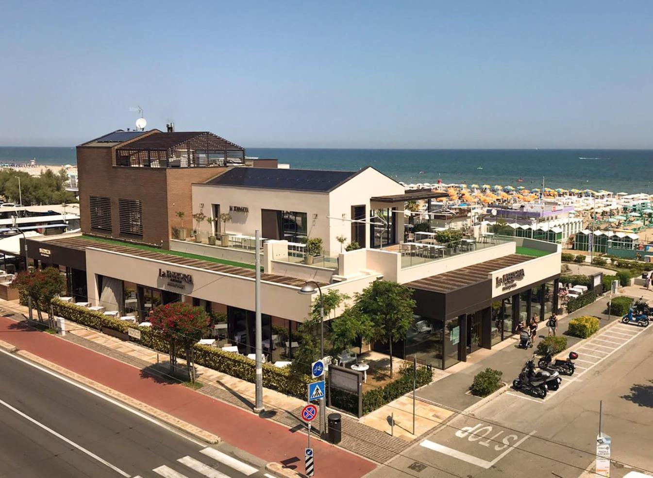 Hotel Marzia Con Piscina 里乔内 外观 照片