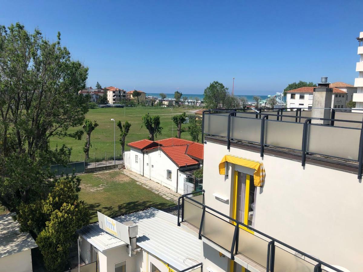 Hotel Marzia Con Piscina 里乔内 外观 照片