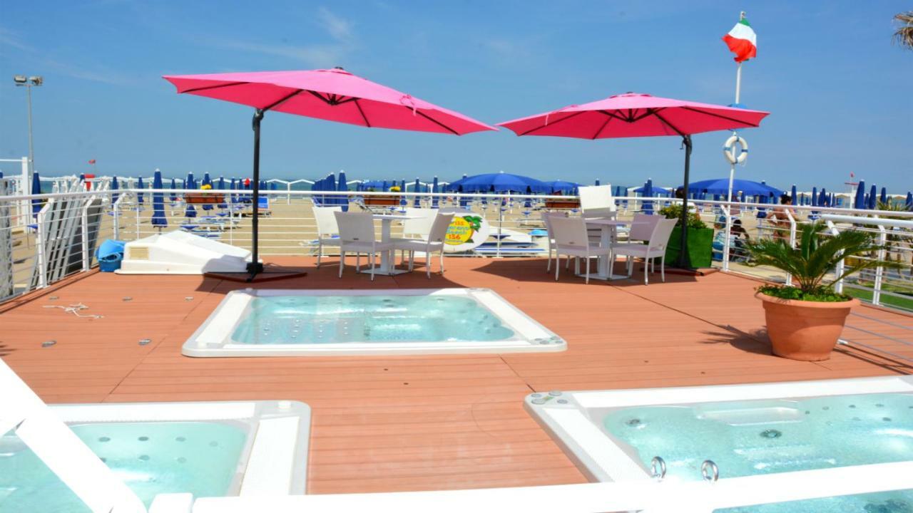 Hotel Marzia Con Piscina 里乔内 外观 照片