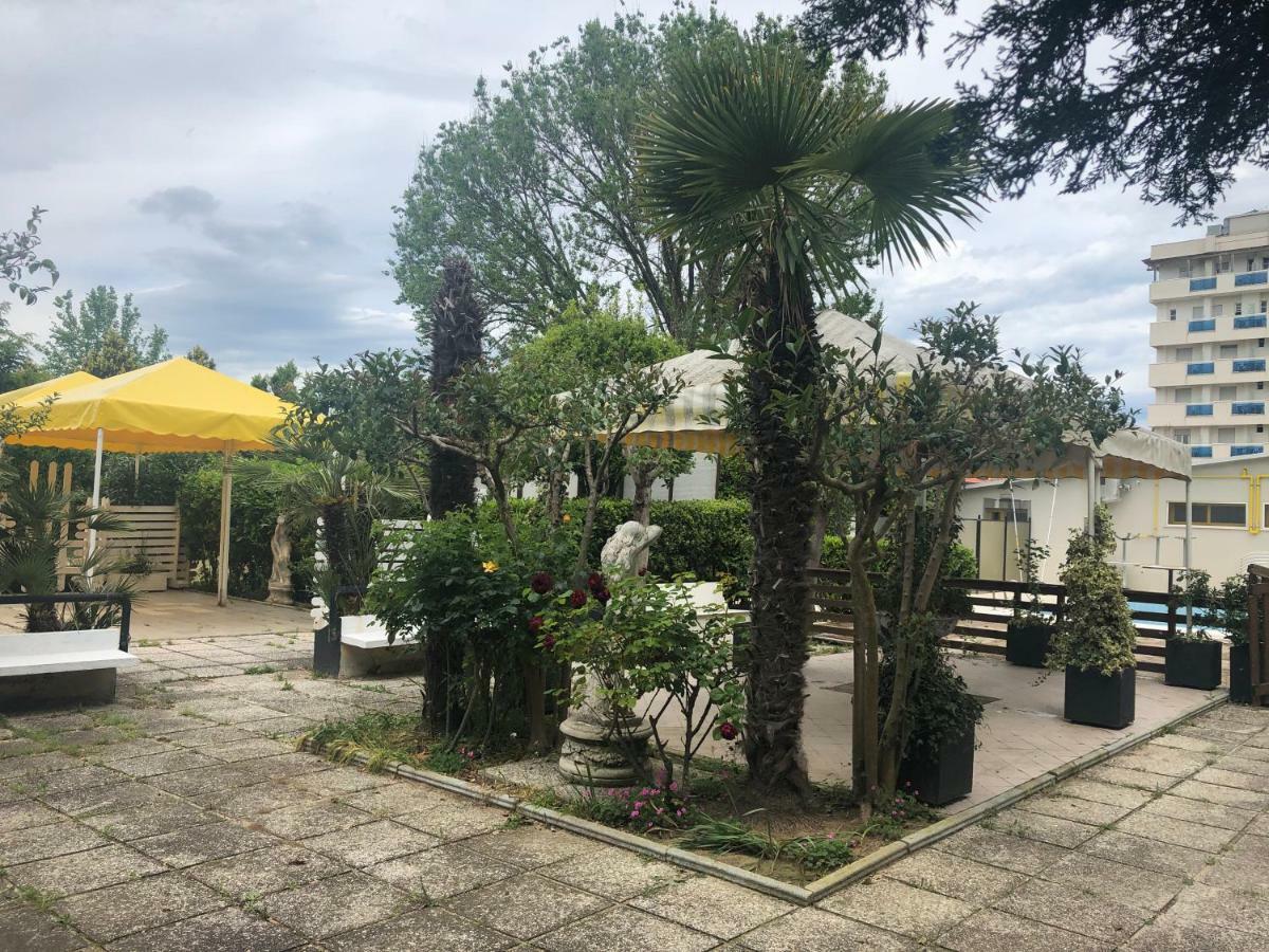 Hotel Marzia Con Piscina 里乔内 外观 照片