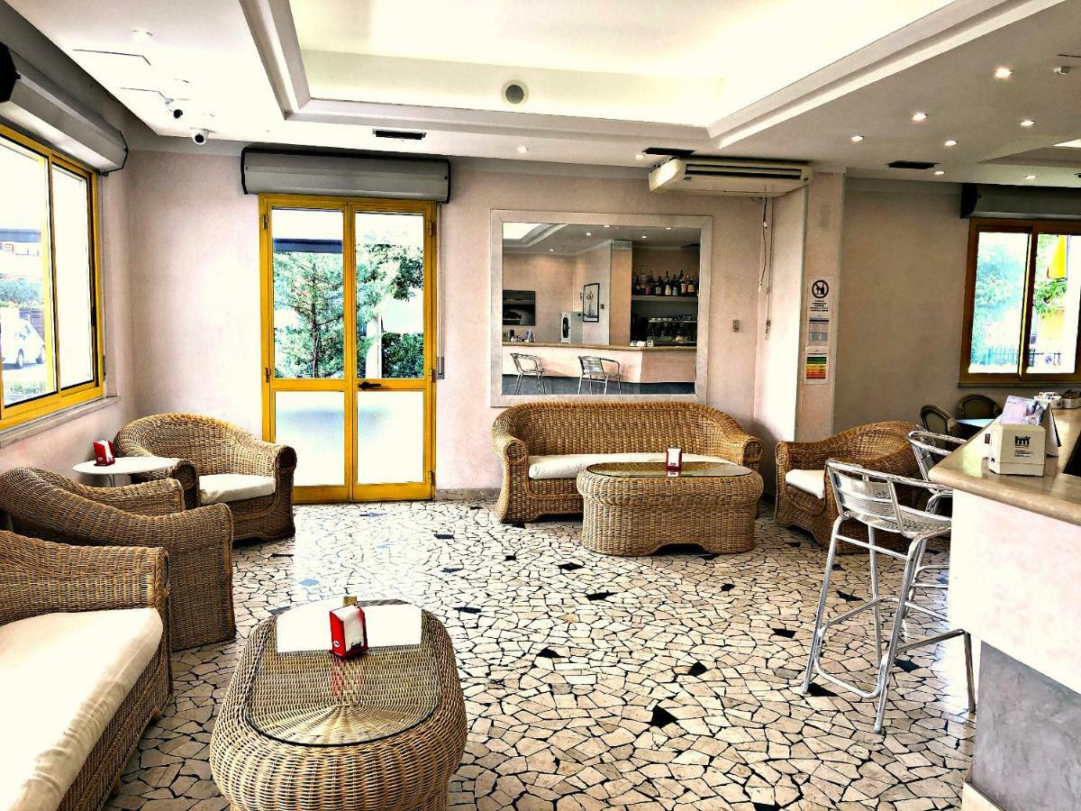 Hotel Marzia Con Piscina 里乔内 外观 照片